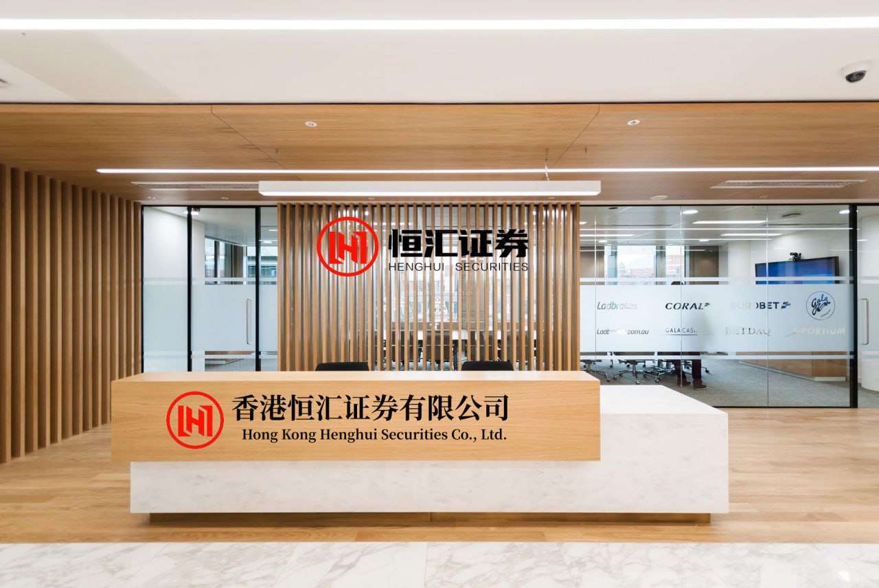 牛途网 4月30日，全社会跨区域人员流动量22074.8万人次